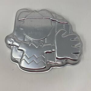 Charlie Brown Peanuts Wilton cake pan baseball